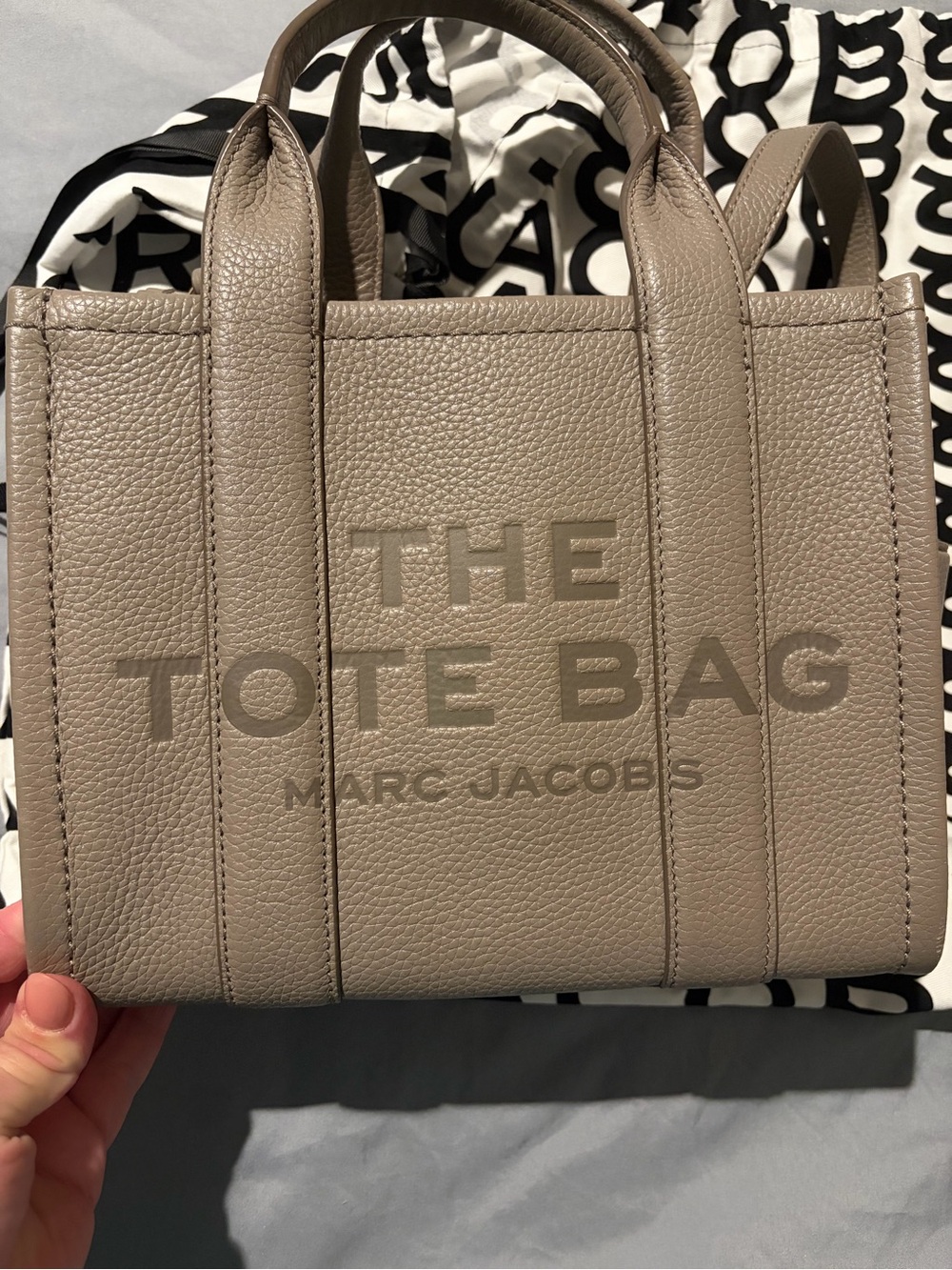 Marc Jacobs The Tote Bag - Small Leather Tote